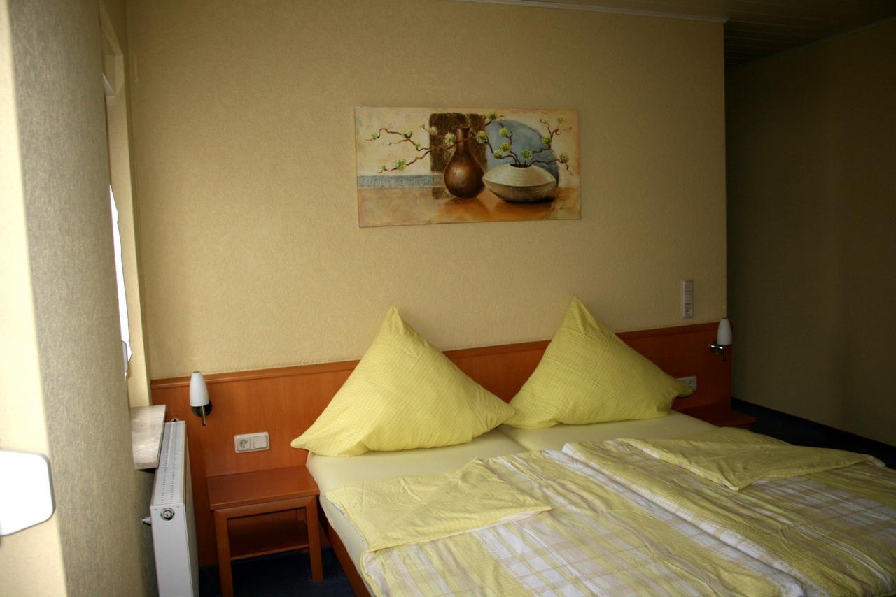 Pension Zur Krone Hotel Eisenach Luaran gambar